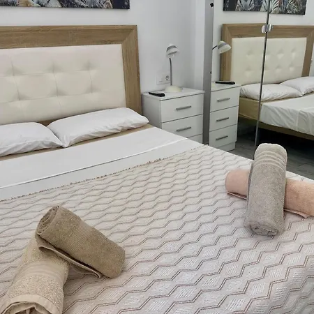 San Eugenio Charming Renovated Tenerife Apartment *
